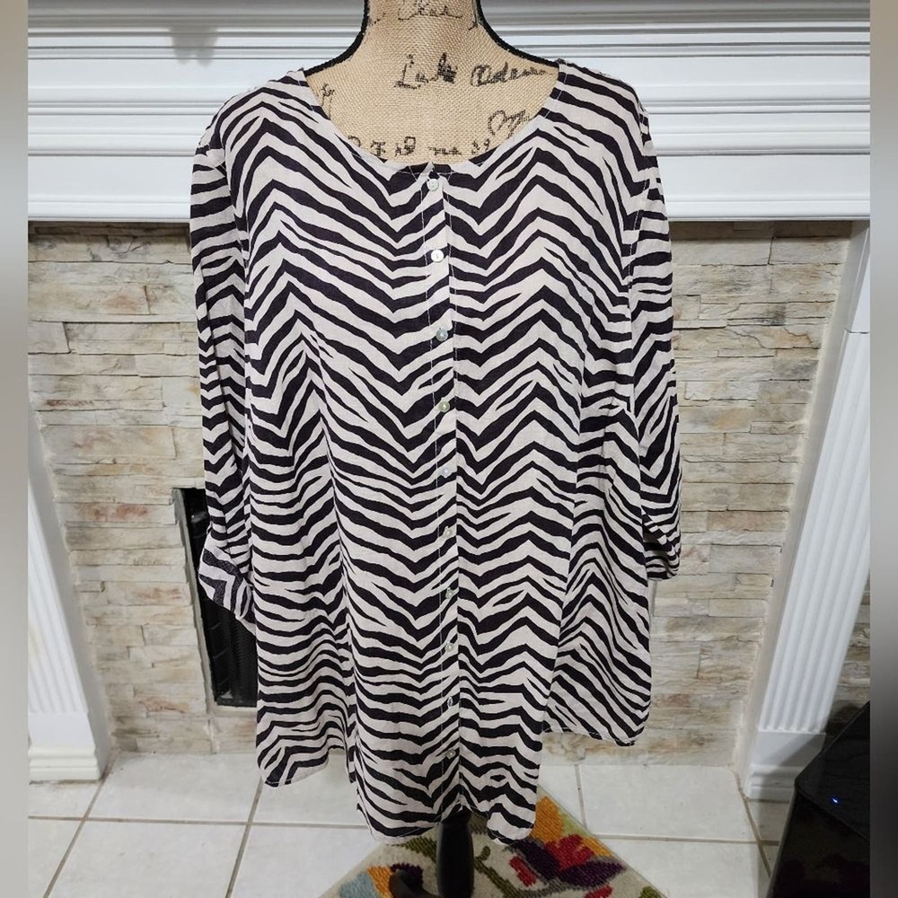 Tahari 100%‎ linen zebra print button up tunic pl… - image 1
